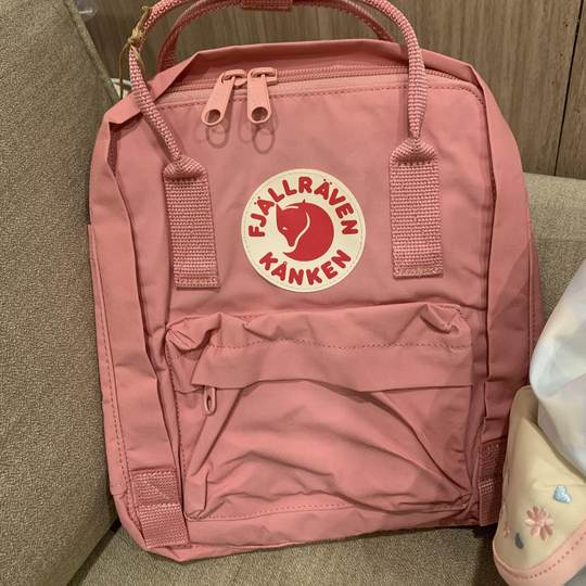 瑞典正品Fjallraven北极狐双肩包kanken男女轻便旅行背包书包运动