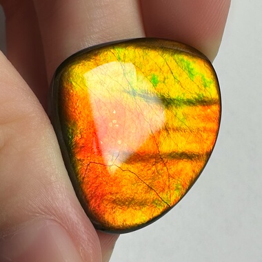 虹光三角｜树脂面覆膜圆三角斑彩石裸石