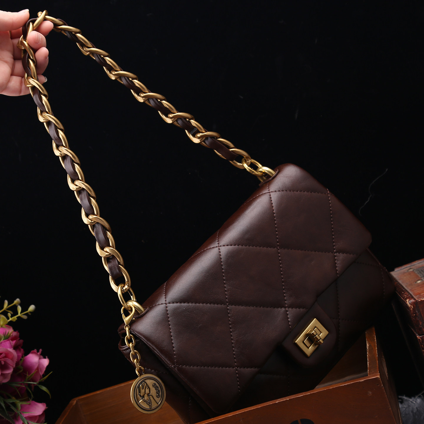 正品女包2025新款羊皮菱格链条小方包女黑色真皮斜挎包高级锁扣包,淘宝优惠券,粉丝福利购,淘宝优惠卷