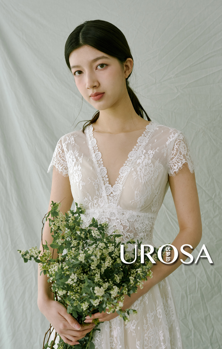 Lace design garden lights for bride, V-neckline, fitted, backless Lace design garden lights for bride, V-neckline, fitted, backless