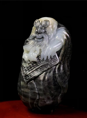 黑白分明苏工雕刻和田玉青花籽料