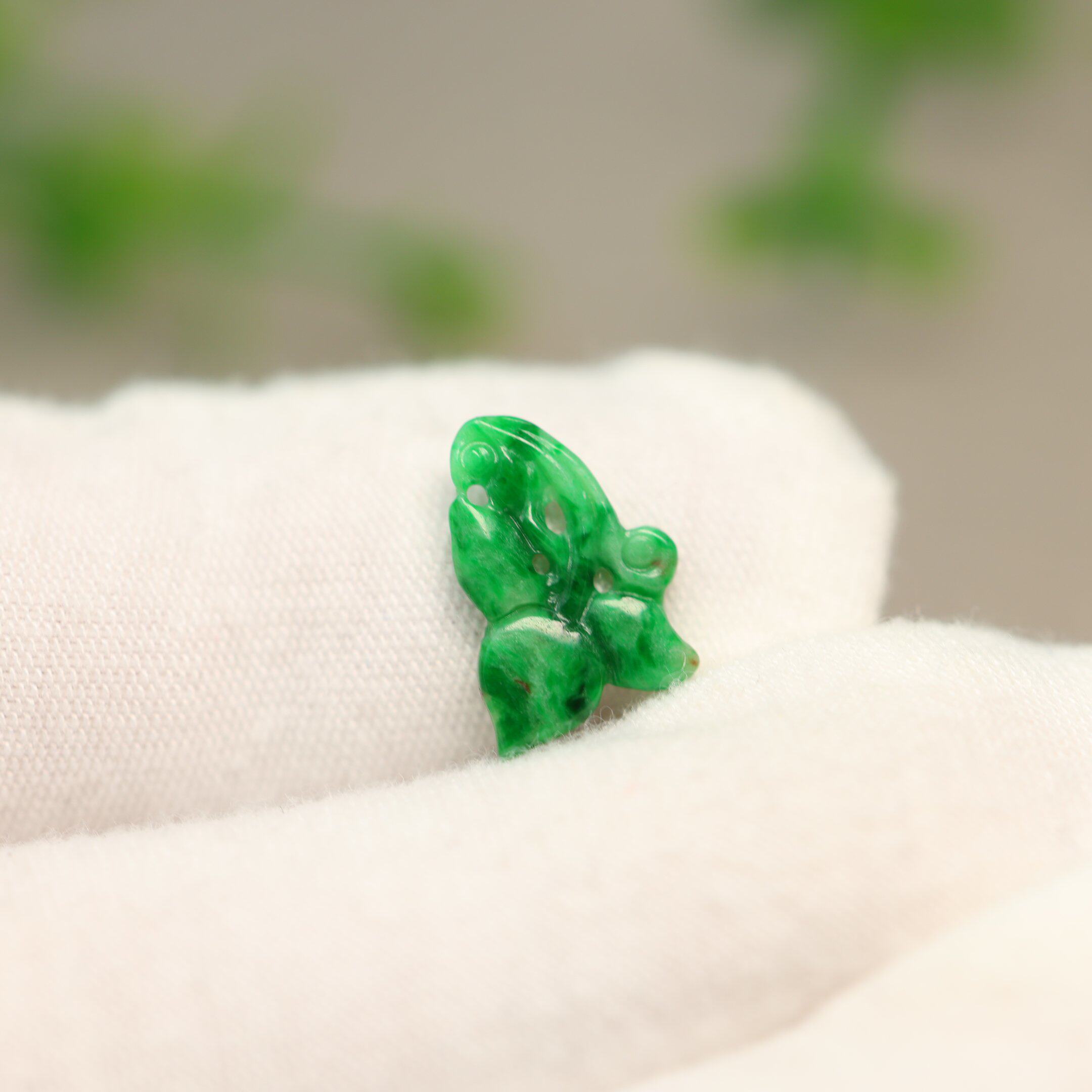 #L703 Full green Burmese natural A-grade jadeite carved ring surface set with ring pendant loose stone