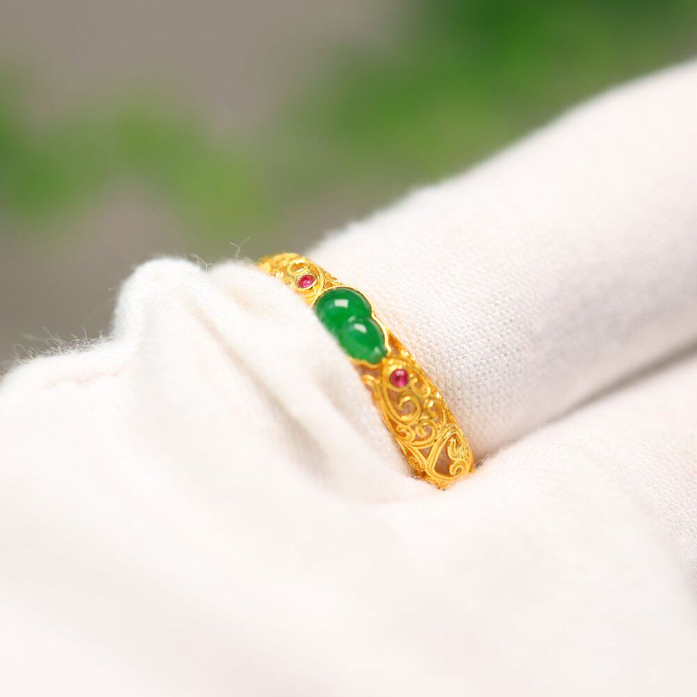 Ice-filled green Burmese natural A-grade gourd ring