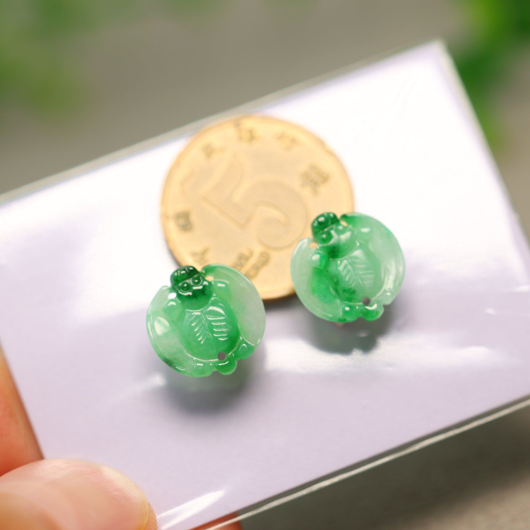 Piaoyang Green Myanmar Natural Grade A Jade Bat
