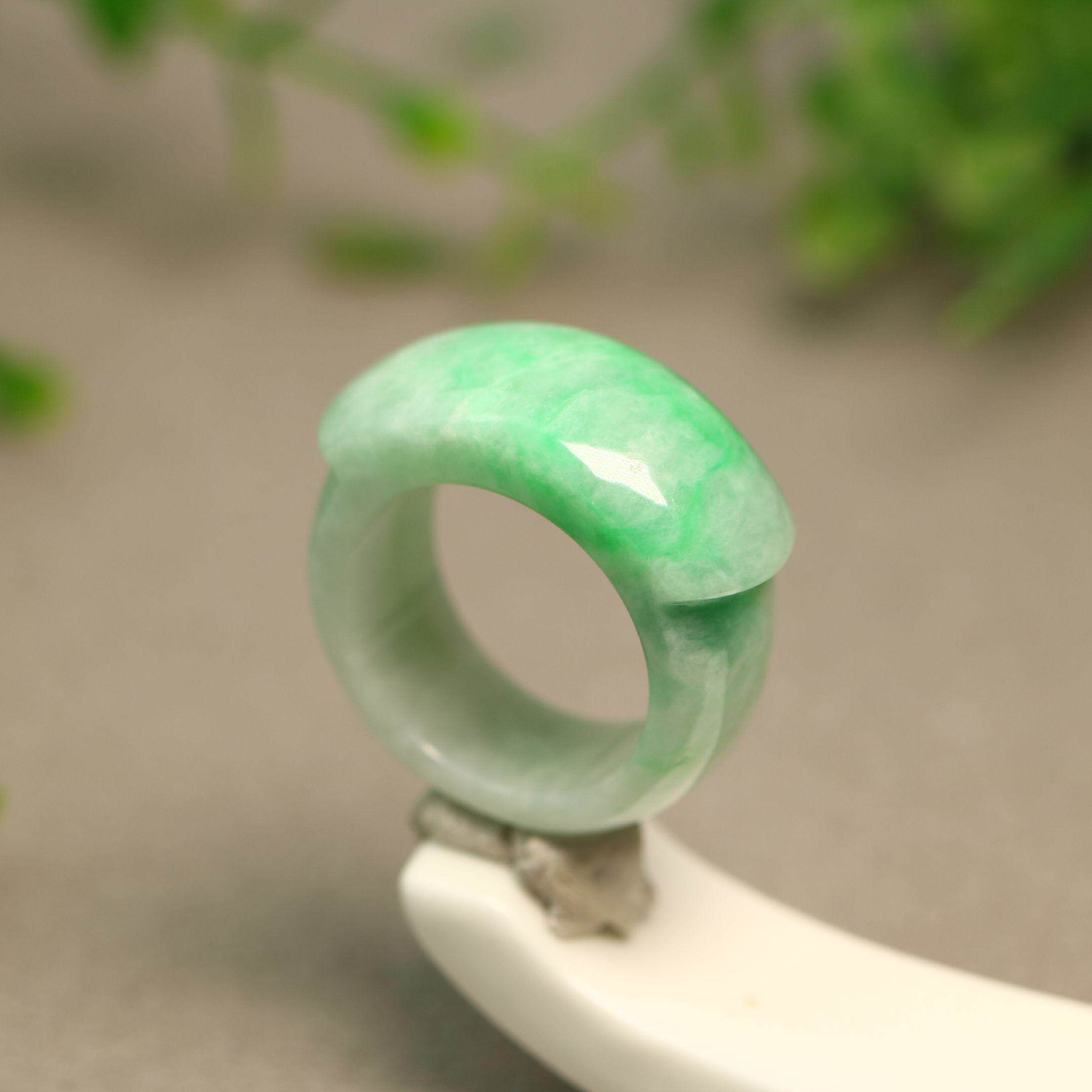 Natural grade A jadeite men's saddle ring