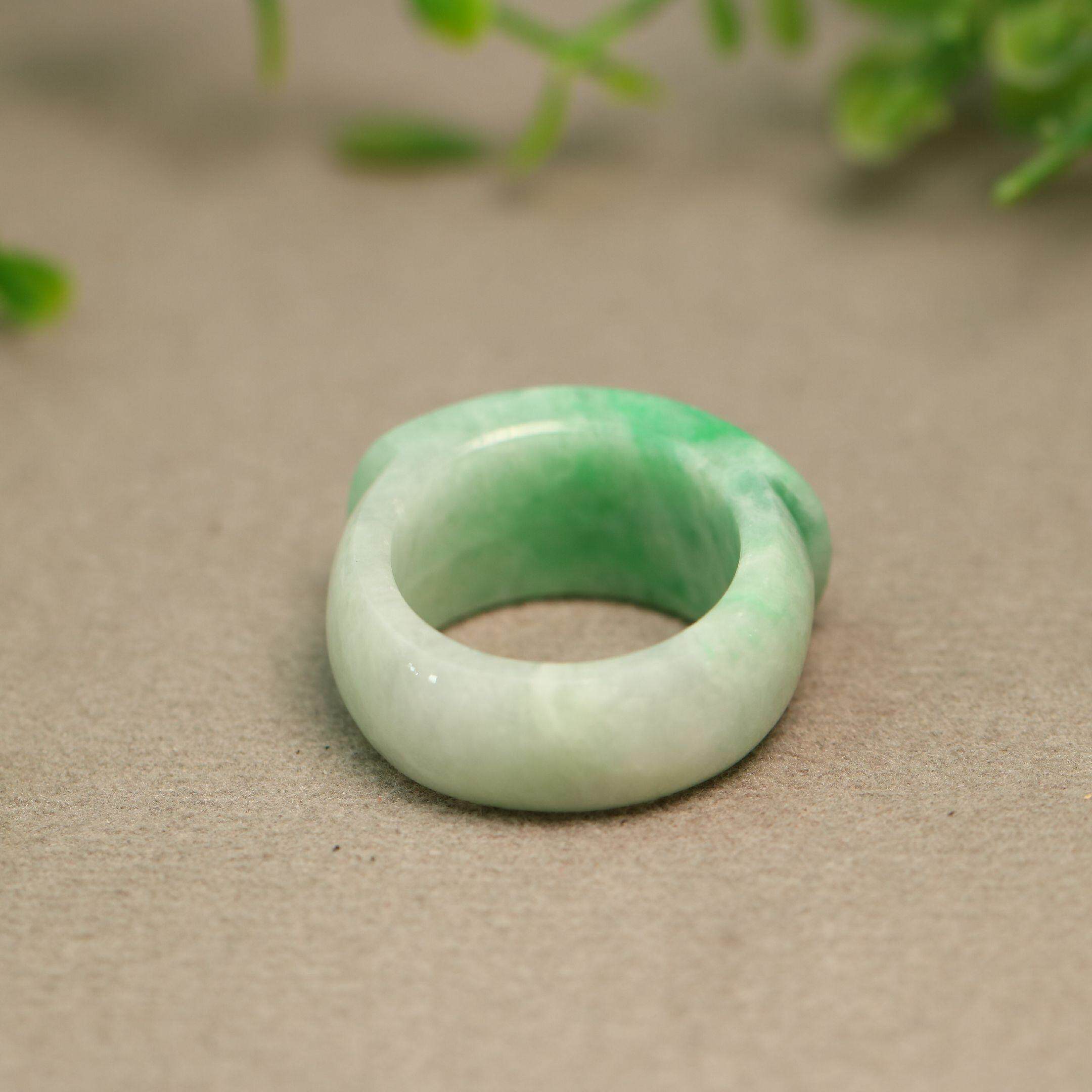 Natural grade A jadeite men's saddle ring