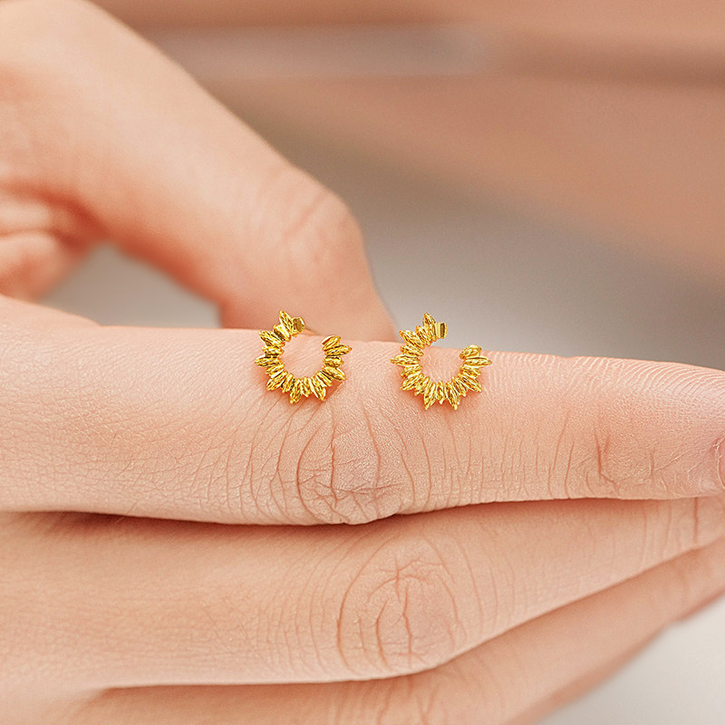 老庙黄金足金太阳花C形耳钉5G精致时尚太阳花闪耀自信通勤气质女,淘宝优惠券,粉丝福利购,淘宝优惠卷
