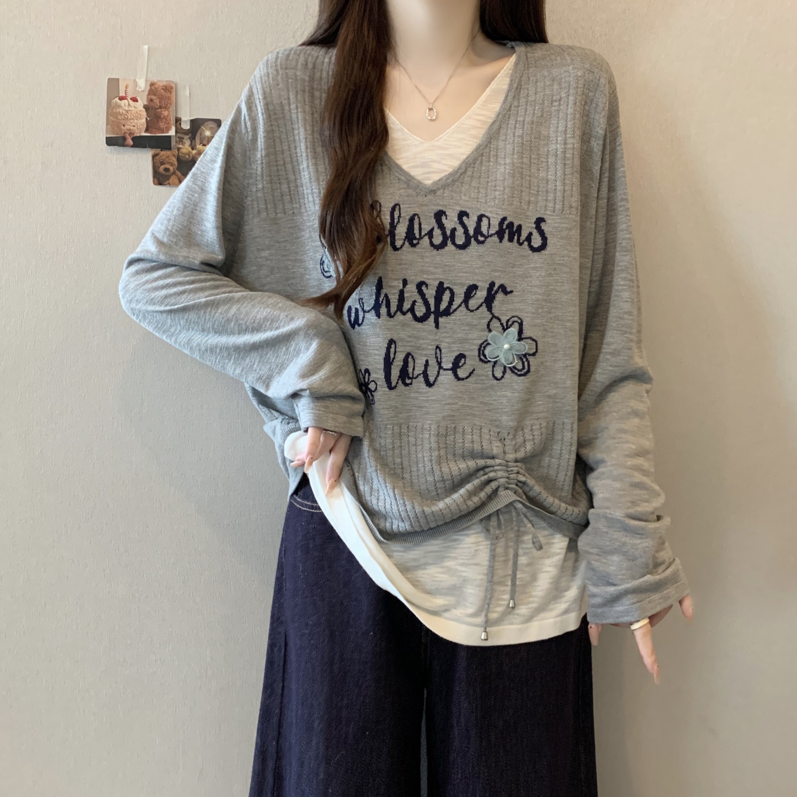 大码女装韩系别致针织衫秋季新款胖MM字母印花V领假两件抽绳上衣,淘宝优惠券,粉丝福利购,淘宝优惠卷