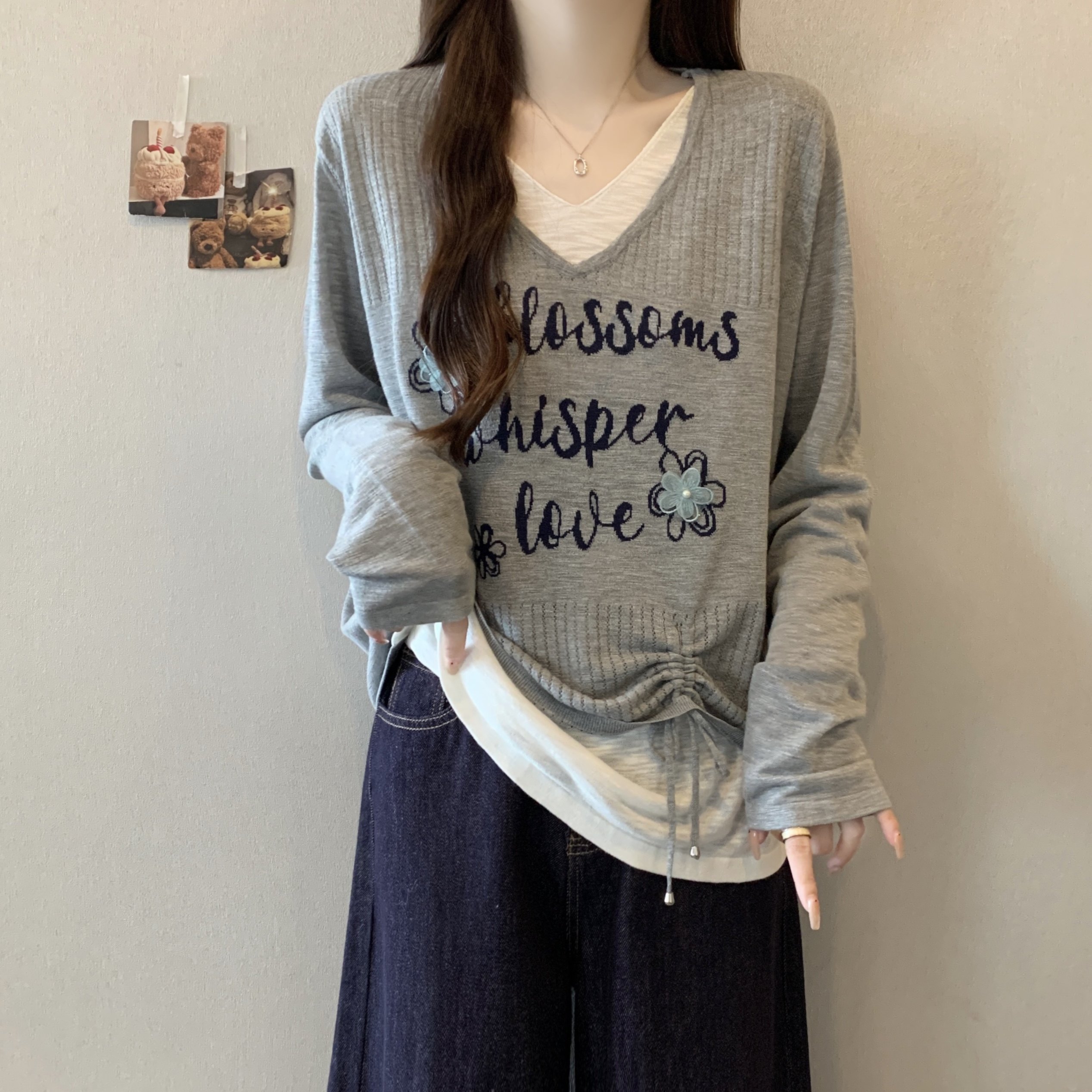 大码女装韩系别致针织衫秋季新款胖MM字母印花V领假两件抽绳上衣,淘宝优惠券,粉丝福利购,淘宝优惠卷