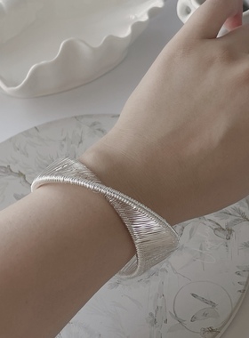 莫比乌斯编织旋转小众设计手镯