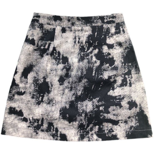 Niche fat mm printed retro style anti-exposure hip skirt