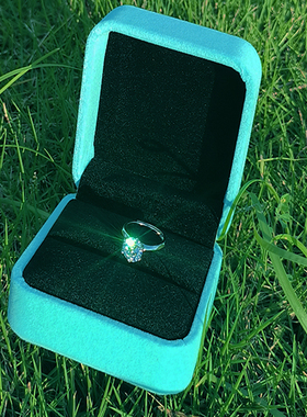 假钻戒一对情侣结婚钻石戒光面可调节仿真钻戒指拍婚纱照订婚戒指