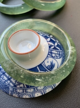 灰冰手镯七世缘岫玉女