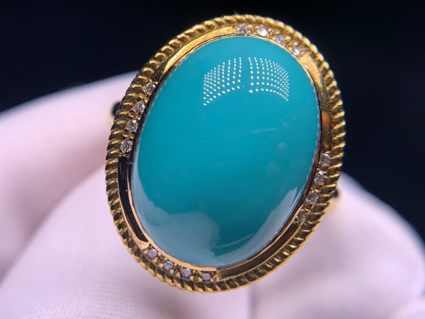 Hubei Shiyan natural raw ore high porcelain non-optimized turquoise 18K gold cabochon ring for women is stylish and fashionable
