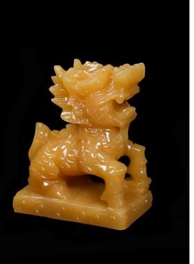 黄玉麒麟玉石麒麟家居摆件