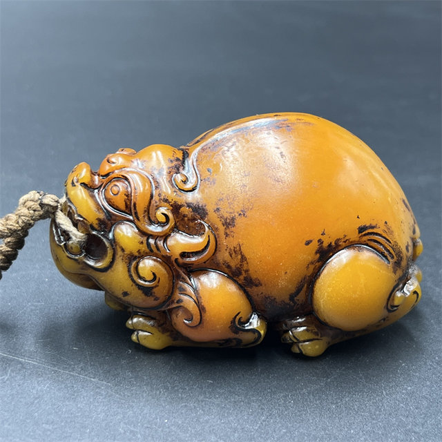 Antiques and miscellaneous items, retro patina, imitation Shoushan stone, Pixiu and auspicious beast, handicrafts, handmade Five Emperors coins, handle rope