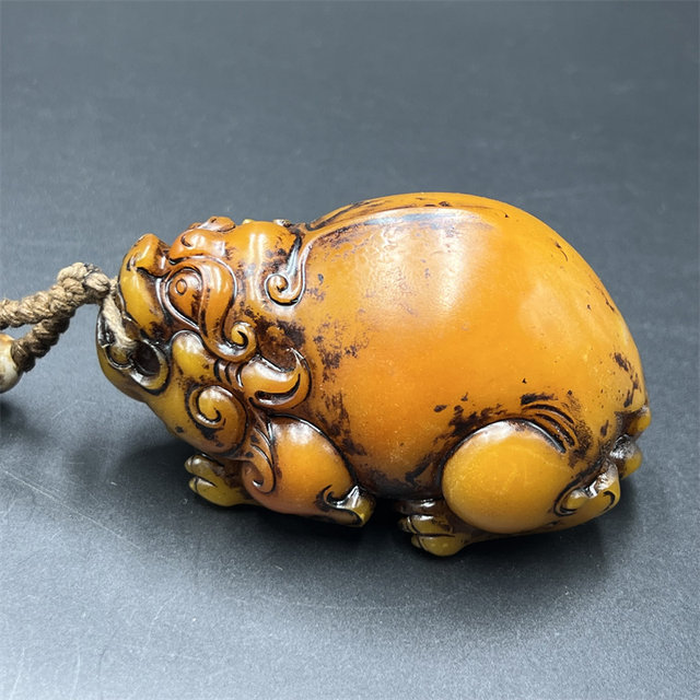 Antiques and miscellaneous items, retro patina, imitation Shoushan stone, Pixiu and auspicious beast, handicrafts, handmade Five Emperors coins, handle rope