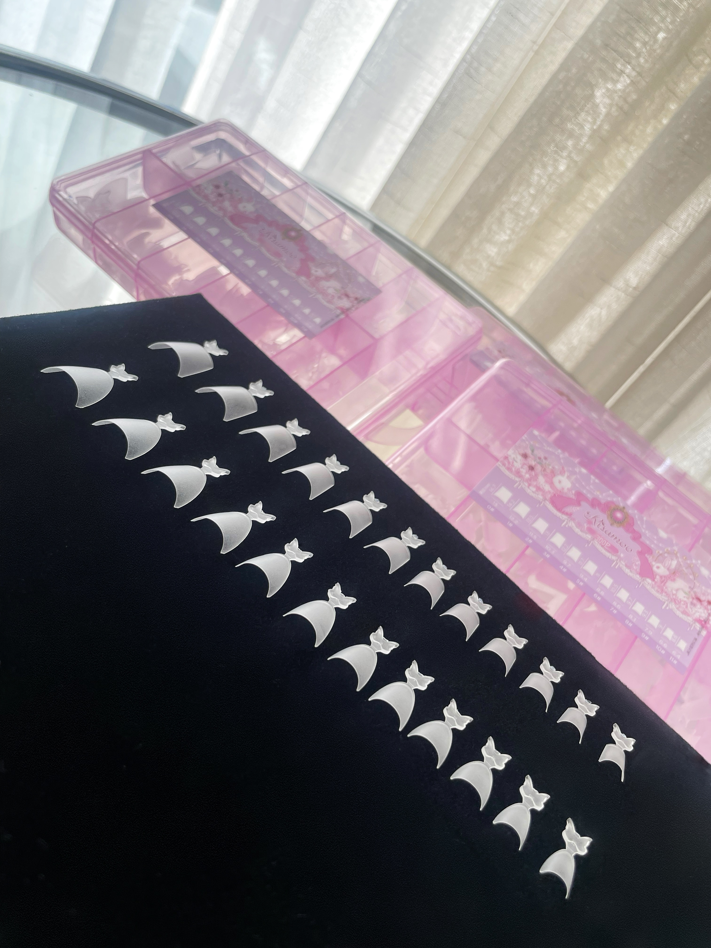 Risamoo “蝴蝶”小梯形小椭圆美甲甲片免修型磨砂浅半贴超薄甲片 - 图1