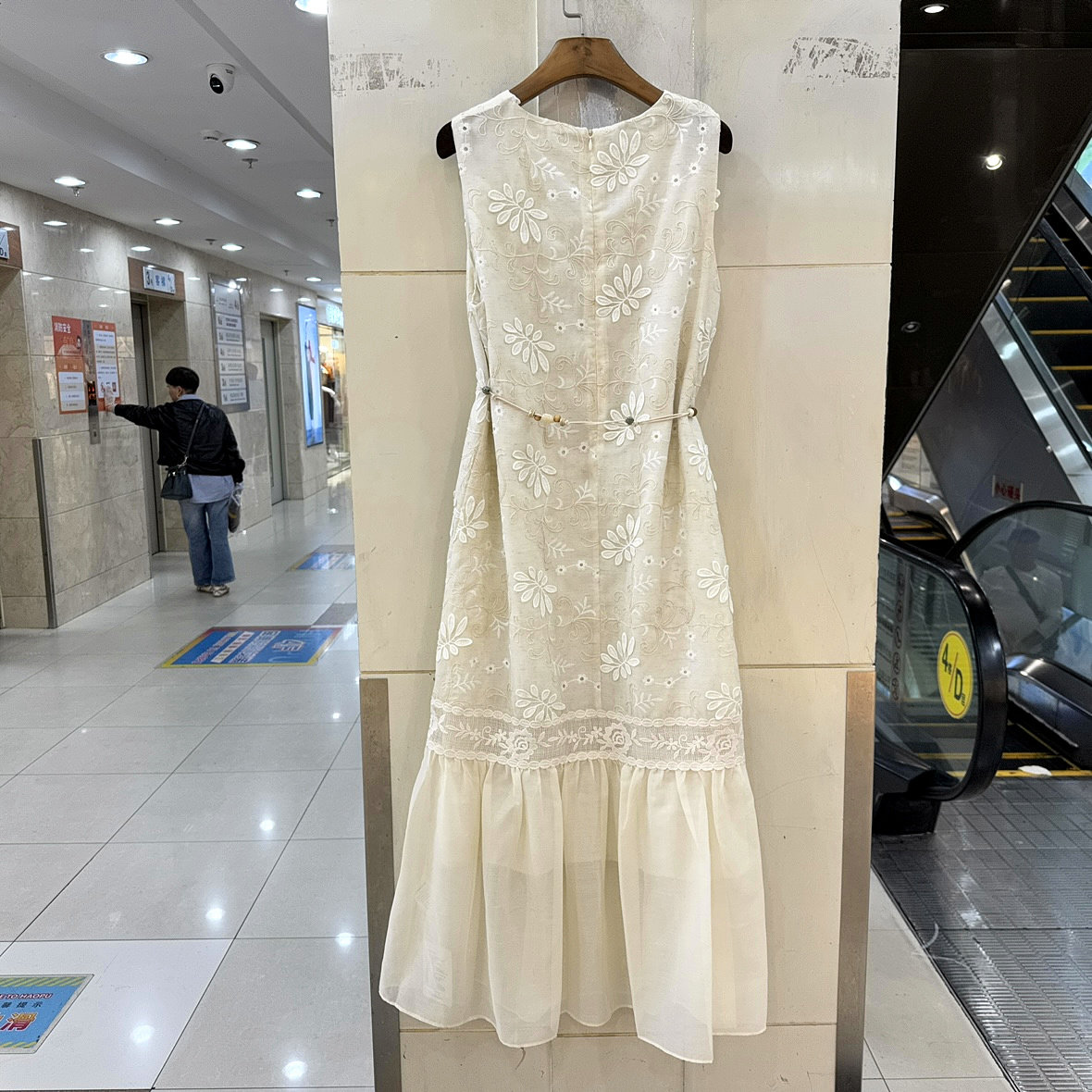 33-58101 串珠腰带拼鱼尾树叶刺绣花减龄无袖长款连衣裙背心裙夏