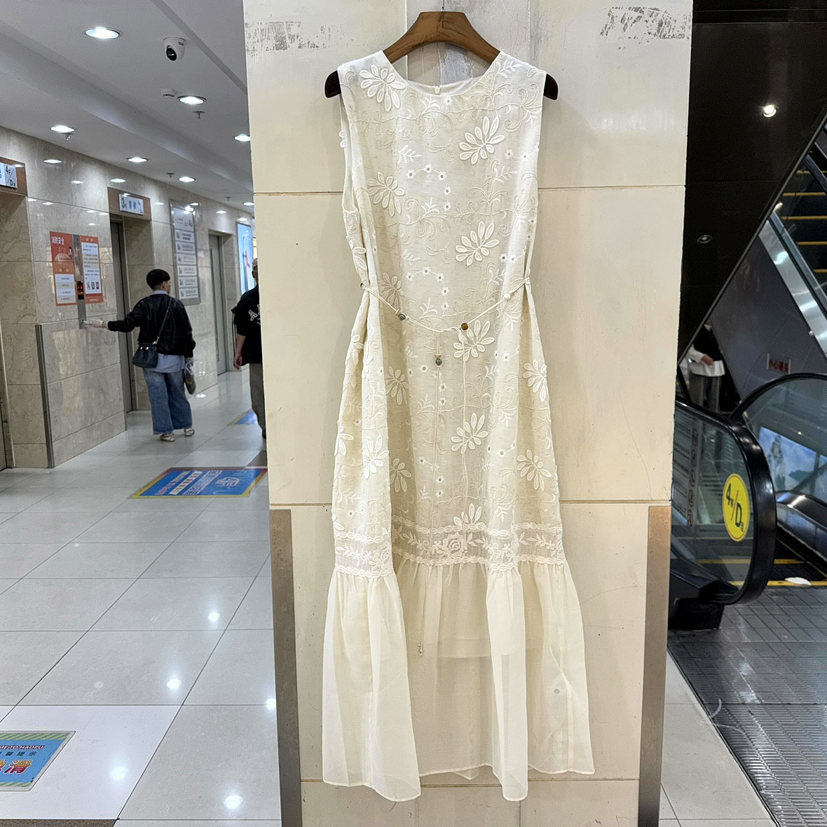 33-58101 串珠腰带拼鱼尾树叶刺绣花减龄无袖长款连衣裙背心裙夏