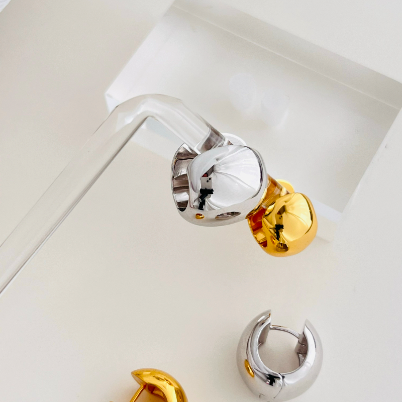 W&SILVER通体S925纯银镀铑金光面耳环简约百搭时尚轻奢小众耳环,淘宝优惠券,粉丝福利购,淘宝优惠卷