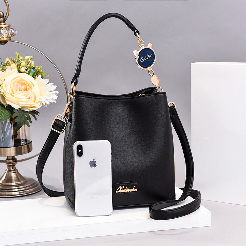 春季新款水桶包包2020简约软女包 千维拉女士包袋