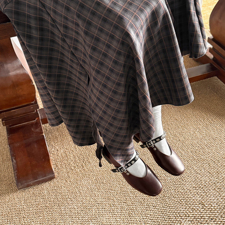 1.5cm跟高 复古铆钉玛丽珍鞋女纯色真皮一字扣带圆头平底百搭单鞋,淘宝优惠券,粉丝福利购,淘宝优惠卷