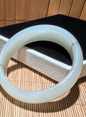 天然和田玉手镯俄料白玉手镯