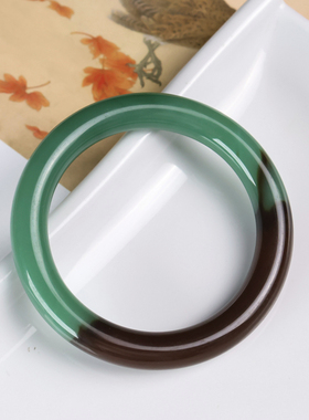 新疆和田玉女款圆条手镯