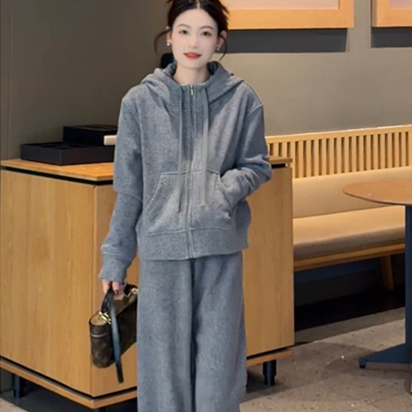 巨好看秋冬一整套女时尚加绒保暖连帽卫衣外套休闲阔腿裤两件套潮,淘宝优惠券,粉丝福利购,淘宝优惠卷