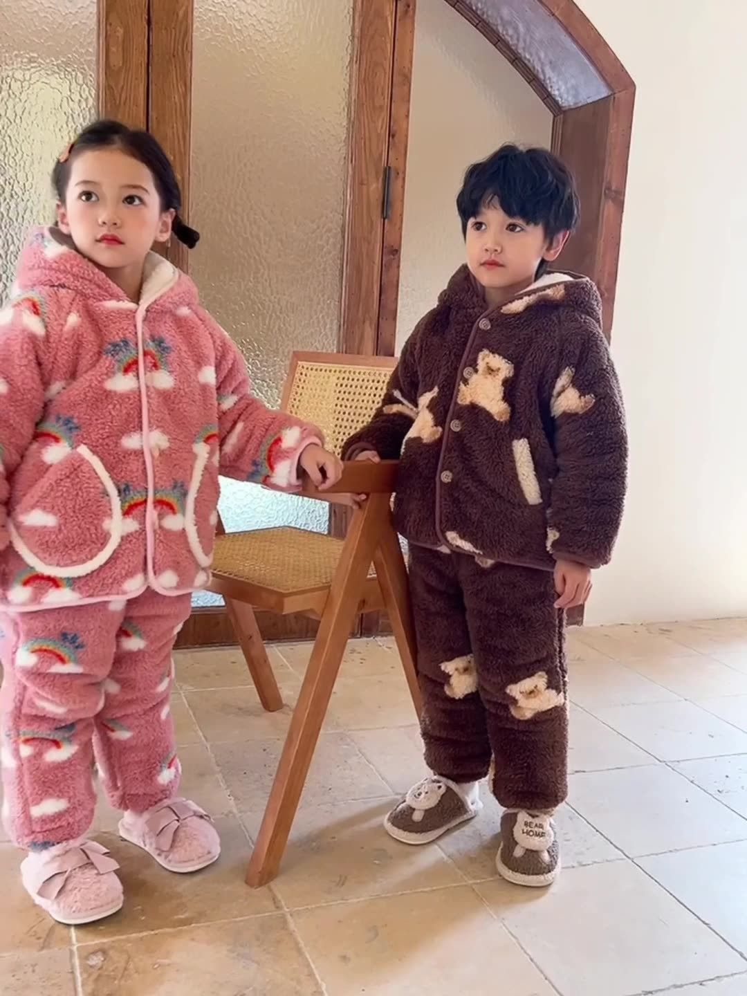中大童男女宝宝双层加绒保暖连帽家居服套装韩系卡通加厚双层睡衣,淘宝优惠券,粉丝福利购,淘宝优惠卷