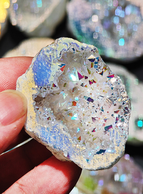 天然水晶白晶洞电镀玛瑙洞摆件