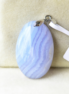 天然巴西蓝玉髓水滴吊坠送女友