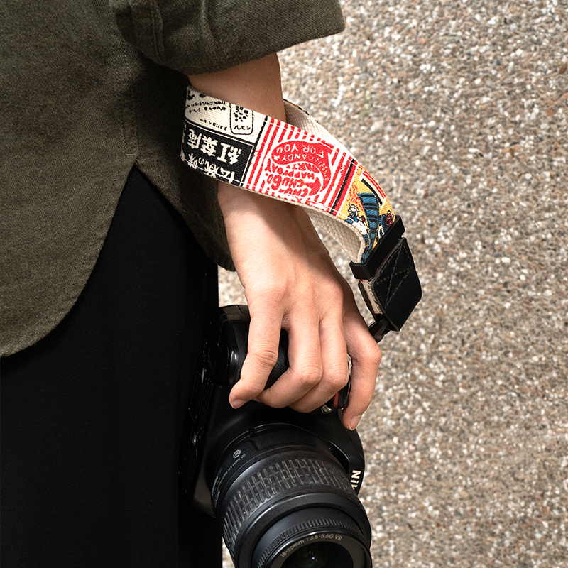 原创微单反快拆相机手腕带复古东京美食街摄影腕带加宽减压手挂绳 - 图0