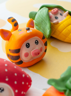 创意手绘卡通小猪桌面摆件办公室装饰品可爱动物摆设朋友生日礼物