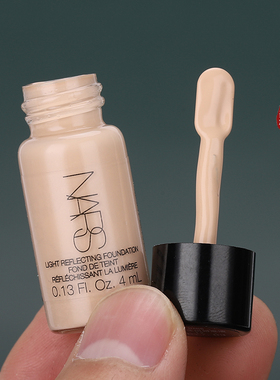 NARS/纳斯超方瓶流光美肌粉底液小样4ml 抗暗沉养肤持久水润