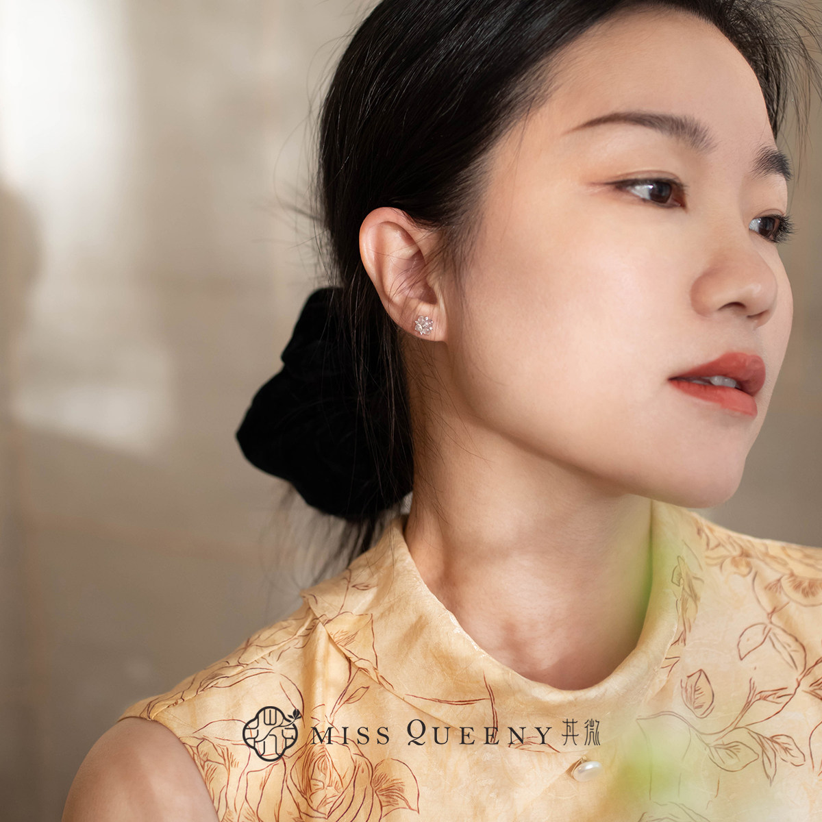 MissQueeny其微|18k金高冰翡翠蛋面花花耳钉钻石时尚气质简约,淘宝优惠券,粉丝福利购,淘宝优惠卷