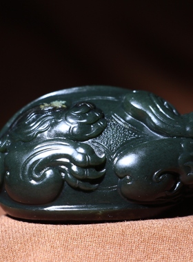 钦清玉器龙龟手把件厚皮沙枣青