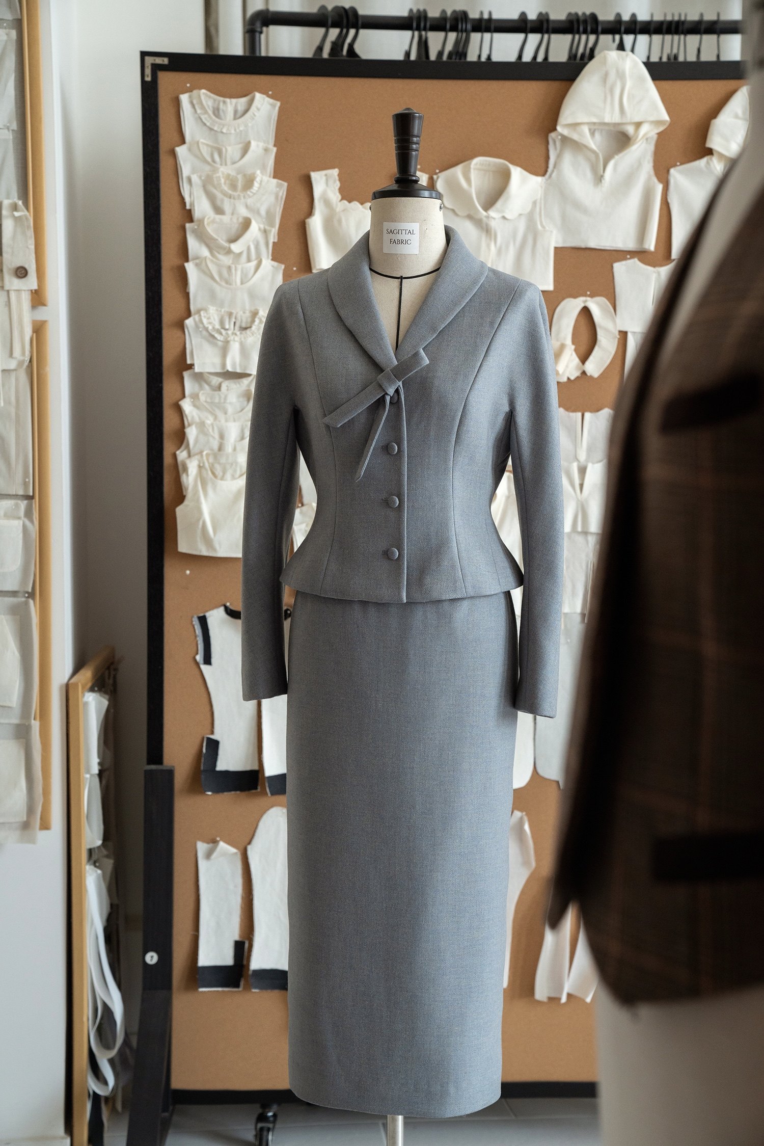 2025新款时尚套装女高级感气质通勤高端西装毛呢外套半身裙两件套,淘宝优惠券,粉丝福利购,淘宝优惠卷