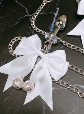 CAROLLL迷你白色蝴蝶结乳夹牵引项圈宫铃调情饰品