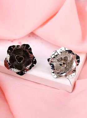 轻奢金属立体玫瑰花胸针领针