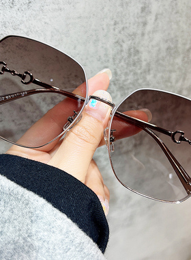 欣蕾防紫外线方形大牌超轻女墨镜