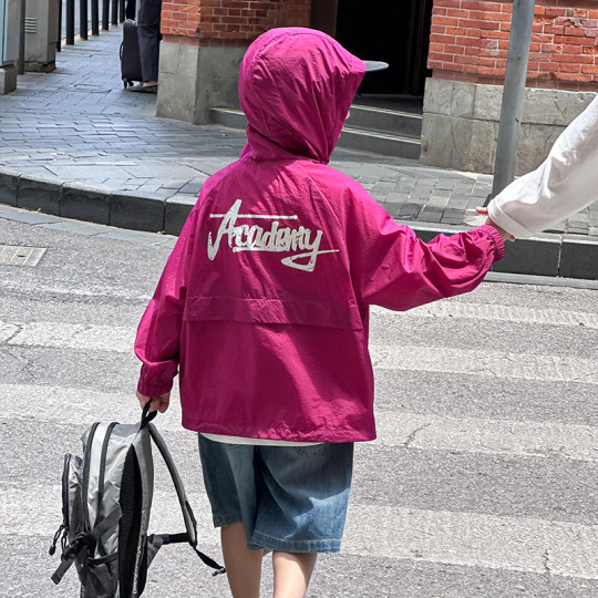 清仓！男童轻薄UPF50+拼接连帽防晒衣儿童夏装宝宝休闲字母外套