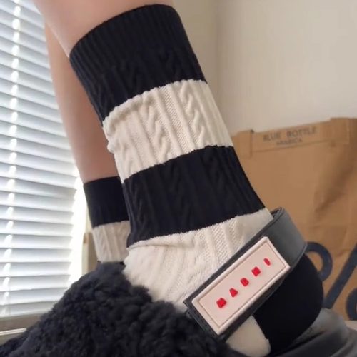 百搭色不是说说的~好绝~暗纹麻花条纹   终于get到了纯黑的魅力！ - 图2