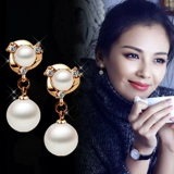 Модные серьги из жемчуга, клипсы, аксессуар, в корейском стиле, длина миди, без проколов ушей