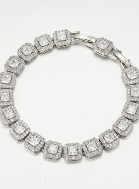 【预售20天】楠楠顺恨驰C类似轻奢冰糖方糖密镶方块手链手表扣