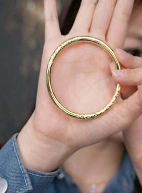 旭平金色硬花纹路时尚气质手镯手饰叠戴时尚单品