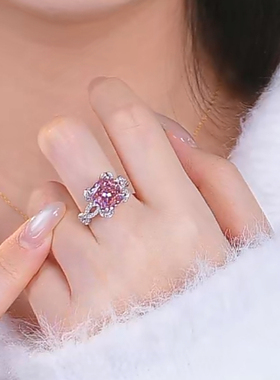 艳艳重工冰糖粉色戒指时尚轻奢高级感食指戒精致指环礼物盒造型