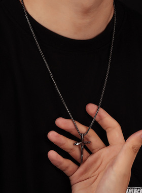 十字架吊坠项链男生痞帅时尚潮流简约设计服装链女高级感百搭饰品