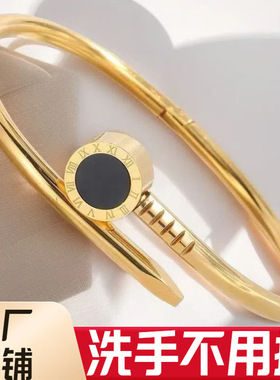 欧美卡扣女高级感手饰不掉色饰品金色钉子钛钢手镯